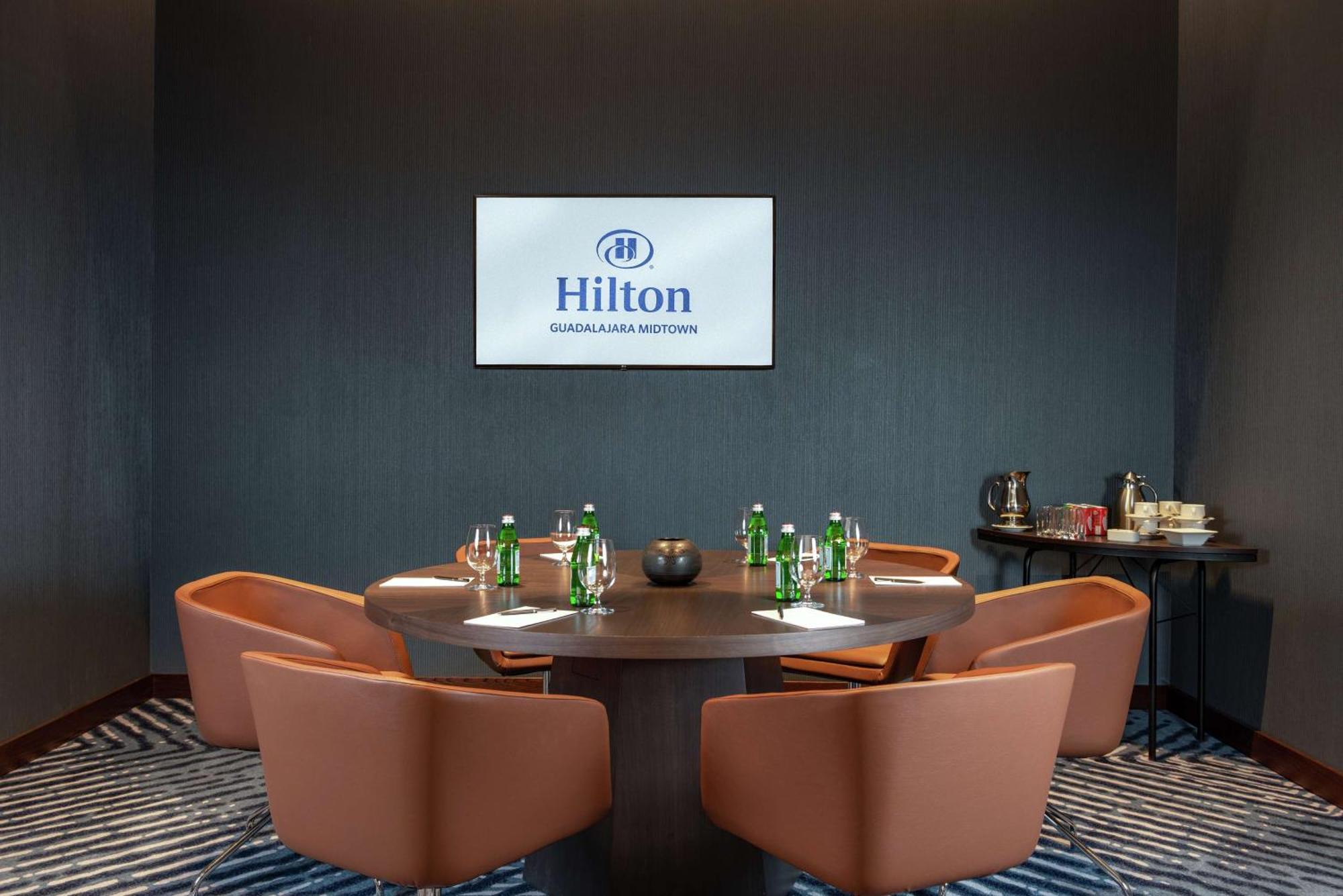 Hilton Guadalajara Midtown Hotel Exterior foto